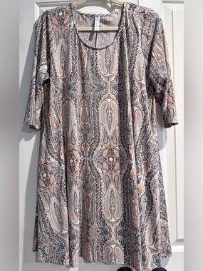 Boho Blu Women’s Paisley Midi Dress in Cream, peachy pink & Gray w/pockets sz L